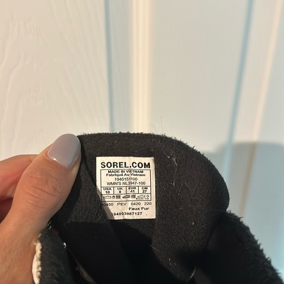 Sorel, white and black lace up waterproof boots - Picture 3 of 11